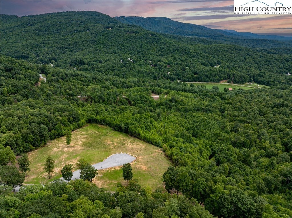 31 Cloudrest Drive, Deep Gap Property Listing