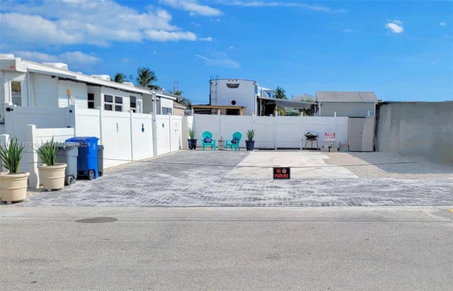 2 of 6 - 325 Calusa St 376, Key Largo, FL