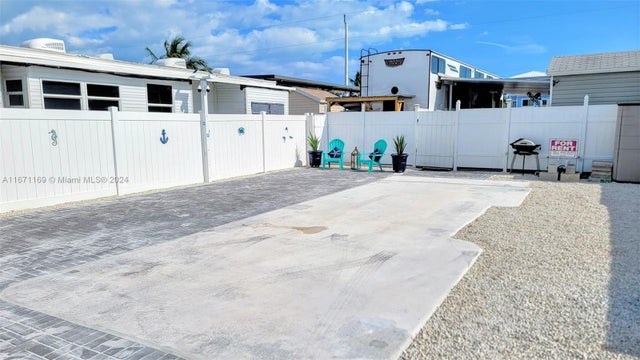 3 of 6 - 325 Calusa St 376, Key Largo, FL