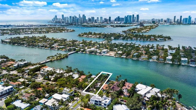 3 of 16 - 330 W Rivo Alto Dr, Miami Beach, FL