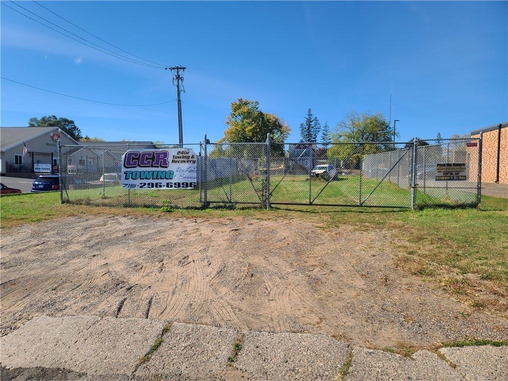 S Sixth Street, Barron