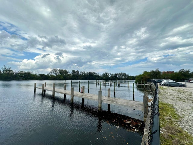 5 of 9 - 2599 Nw 37th Ave, Miami, FL