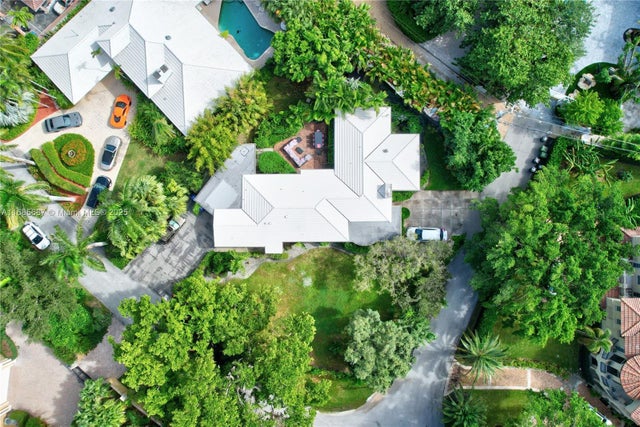 4 of 11 - 1236 E Lake Dr, Fort Lauderdale, FL