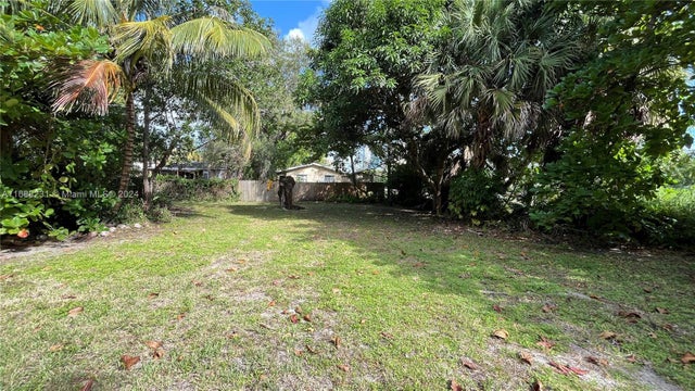 4 of 9 - 201 Sw 11th Ct, Fort Lauderdale, FL