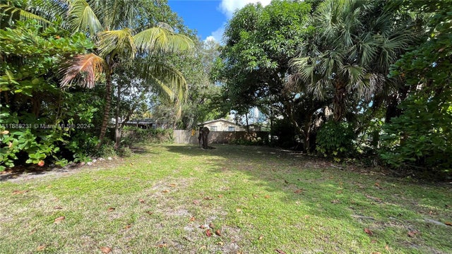 5 of 9 - 201 Sw 11th Ct, Fort Lauderdale, FL