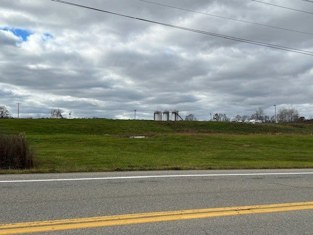 00 Perry Highway, E Lackawannock