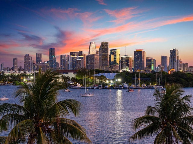 3 of 10 - 1234 S Venetian Way, Miami, FL