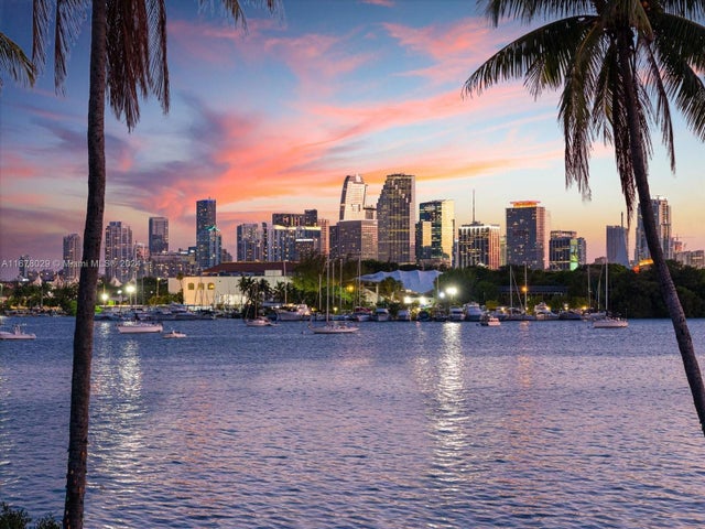 4 of 10 - 1234 S Venetian Way, Miami, FL