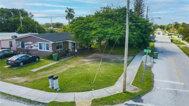 2 of 8 - 604 Sw 8th Ave, Homestead, FL