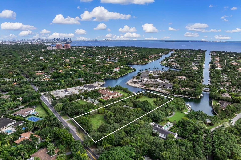 8565 Old Cutler Rd, Coral Gables