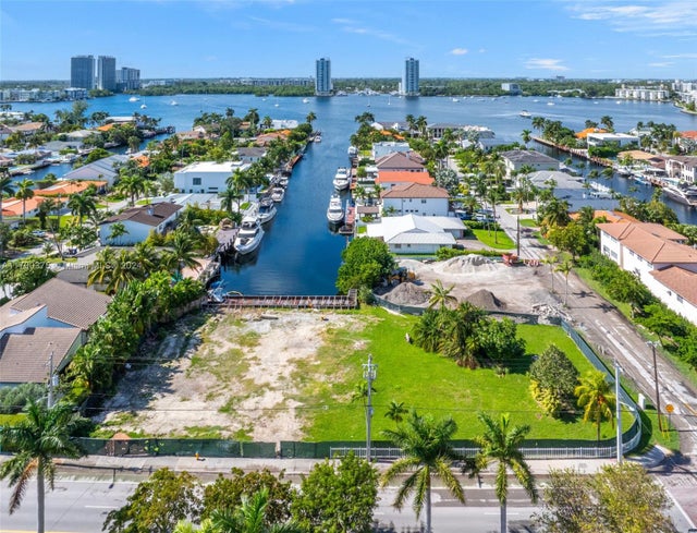 2 of 32 - 16850 Ne 35th Ave, North Miami Beach, FL