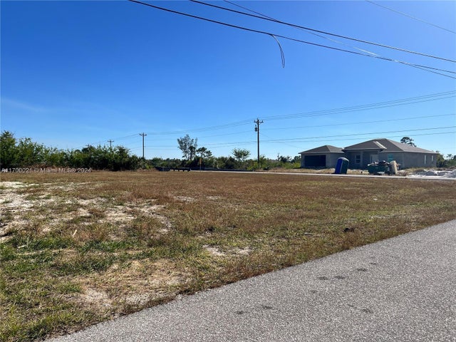 3 of 10 - 3239 Ne 9 Avenue, Cape Coral, FL