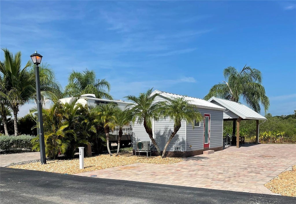 3919 Sw 6th Gln #144, Okeechobee