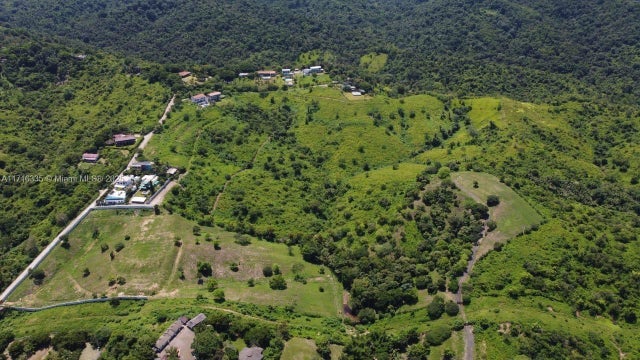 2 of 13 - San Jose Ecuador, , OS