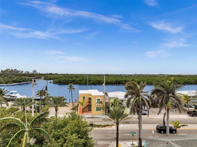 2 of 16 - 1418 N Ocean Dr, Hollywood, FL