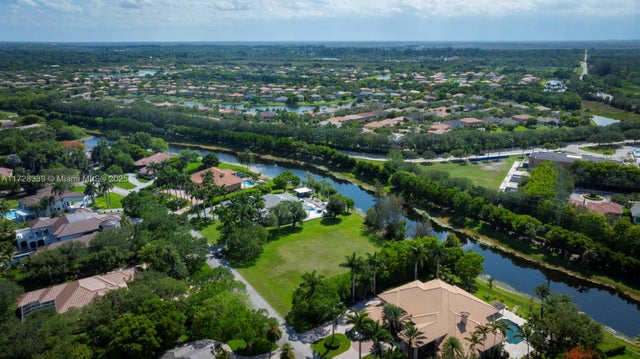 4 of 11 - 3836 Pine Lake Dr, Weston, FL
