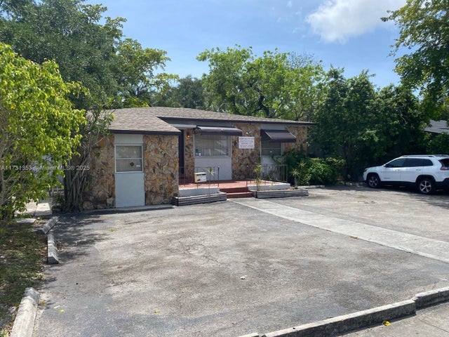 3 of 3 - 307 S 24th Ave, Hollywood, FL