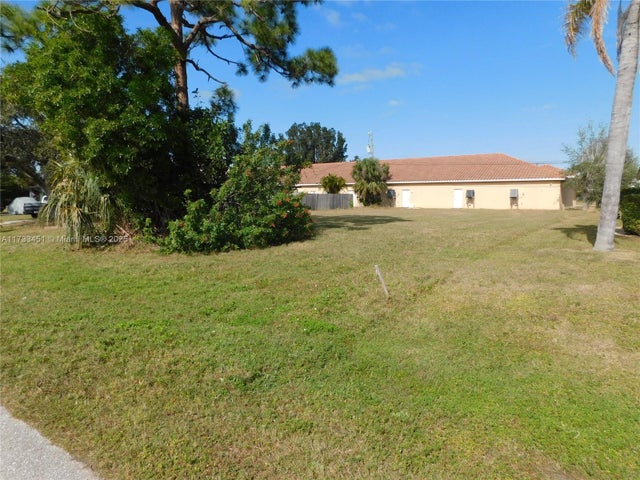 Photo of 615 3 Te, Cape Coral FL