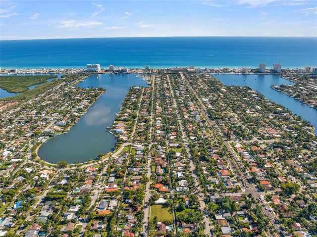 2 of 31 - 1312 Polk St, Hollywood, FL