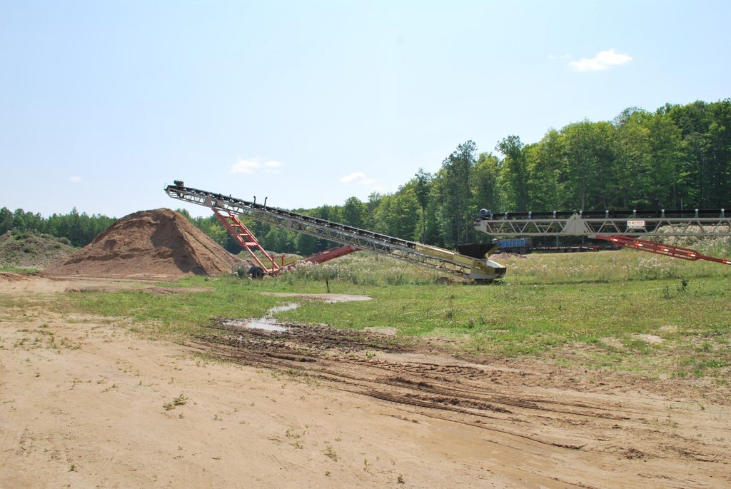 On Cth S, Crandon