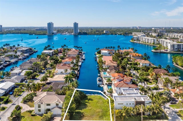 1 of 5 - 17050 Ne 35th Ave, North Miami Beach, FL