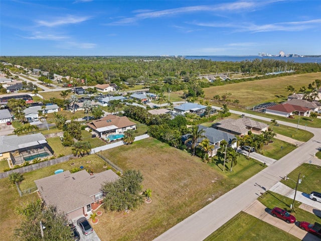 5 of 11 - 2133 Coral Point Drive, Cape Coral, FL