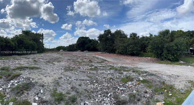 3 of 10 - 147 Nw 31st Ave, Lauderhill, FL