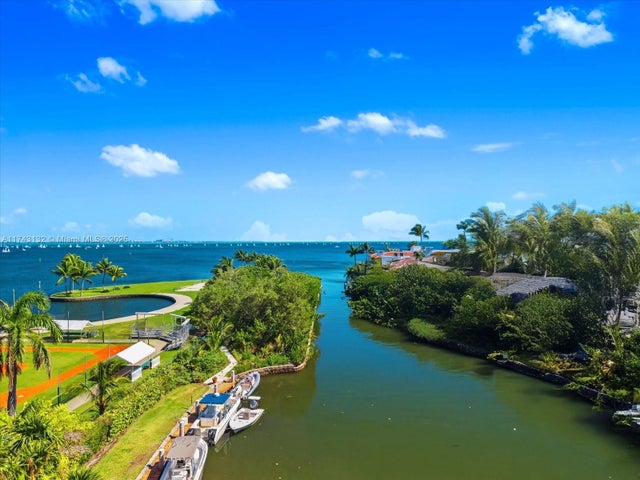 1 of 6 - 3373 Poinciana Ave, Miami, FL