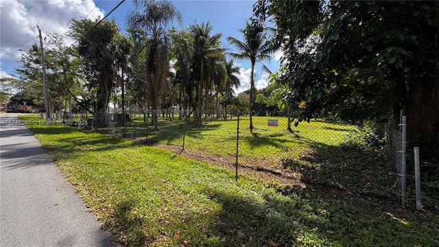 4 of 11 - 1615 Hiatus Rd, Davie, FL