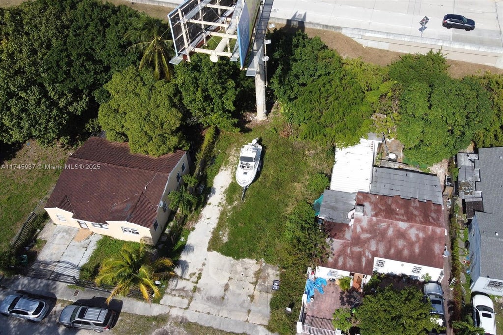 321 Nw 37th St, Miami