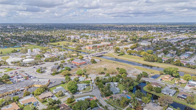 3 of 19 - 3900 Nw 37th St, Lauderdale Lakes, FL
