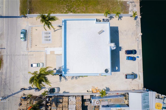 2 of 5 - 74560 Overseas Hwy, Islamorada, FL