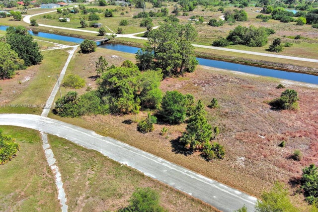 1 of 32 - 666 Charles Sise St E, Lehigh Acres, FL