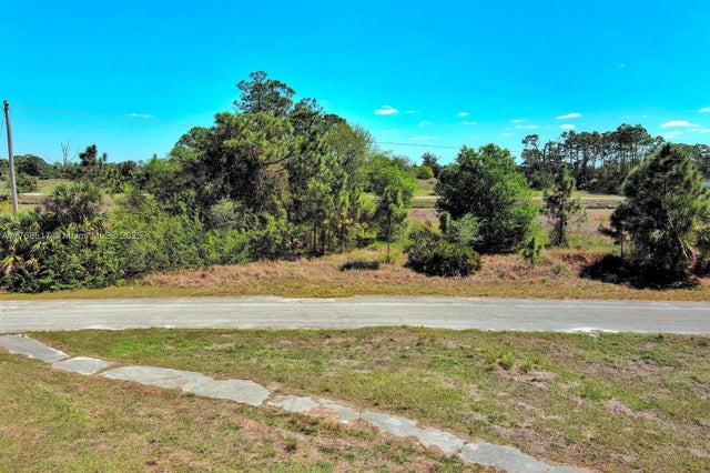 3 of 32 - 666 Charles Sise St E, Lehigh Acres, FL