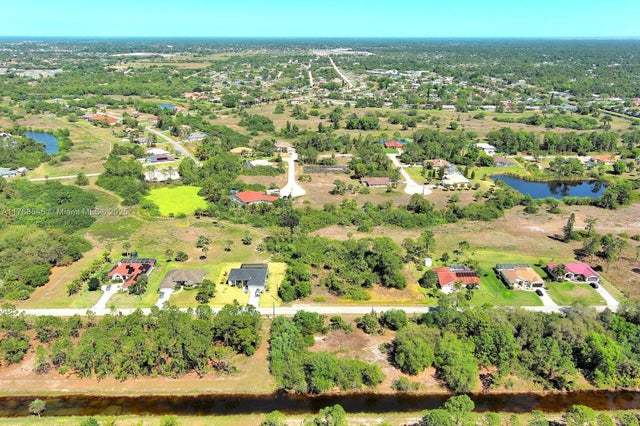 5 of 28 - 624 Charles Sise St E, Lehigh Acres, FL