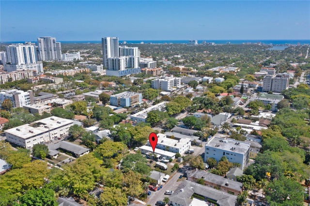 2 of 34 - 1946 Madison St, Hollywood, FL