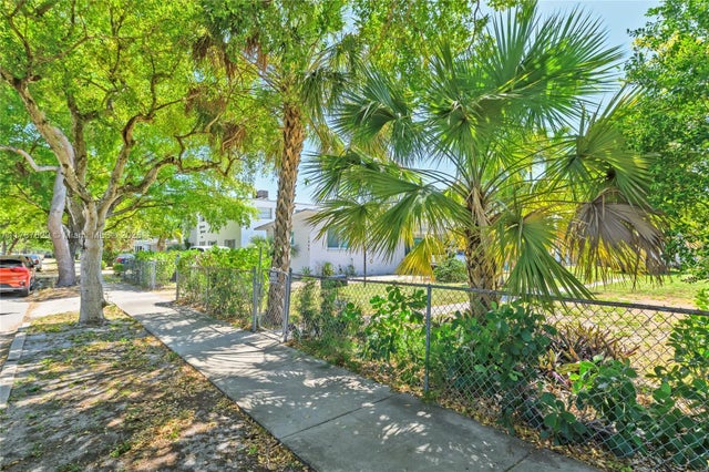 4 of 34 - 1946 Madison St, Hollywood, FL