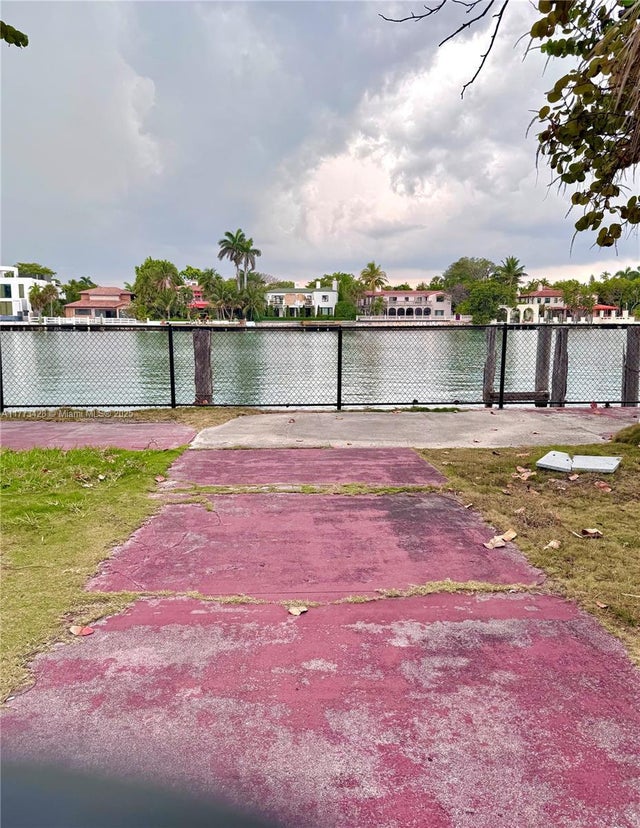 2 of 3 - 5255 Collins Ave Boat Slip E, Miami Beach, FL