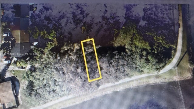 2 of 13 - Xxxx Nw 39th Crt, Miami Gardens, FL