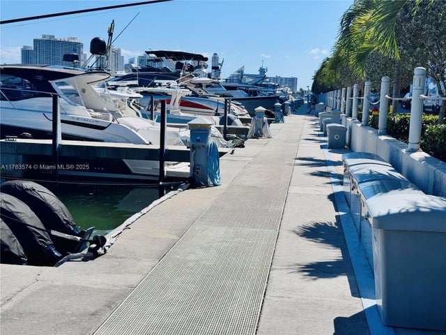 3 of 27 - 17211 Biscayne Blvd, Boat Slip 15, North Miami Beach, FL