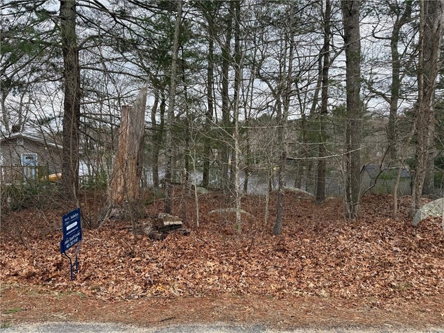 East Shore Dr, Exeter