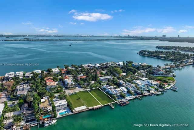 3 of 12 - 1350 S Venetian Way, Miami, FL