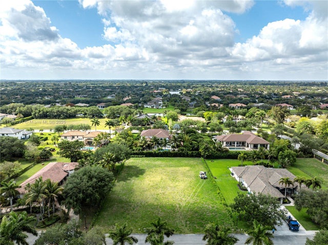 4 of 9 - 36 Sw Ct, Davie, FL