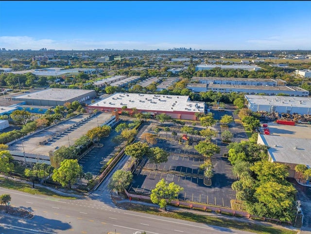 1 of 4 - 1100 W Mcnab Rd, Fort Lauderdale, FL