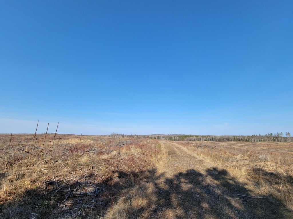 Near Knowles Rd, Loretta