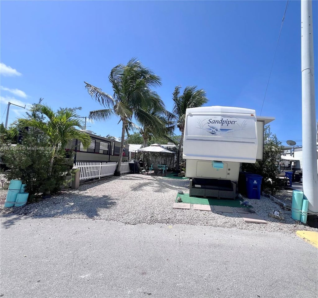 325 Calusa St #5, Key Largo