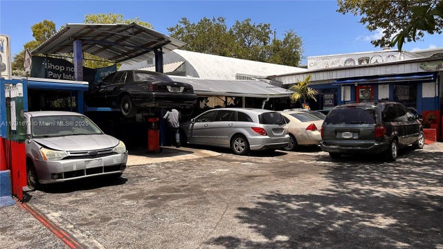 4 of 10 - 916 Nw 9th Ave, Fort Lauderdale, FL