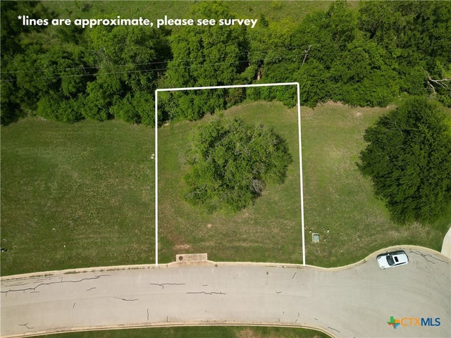 1916 Friars Grove Drive, Temple