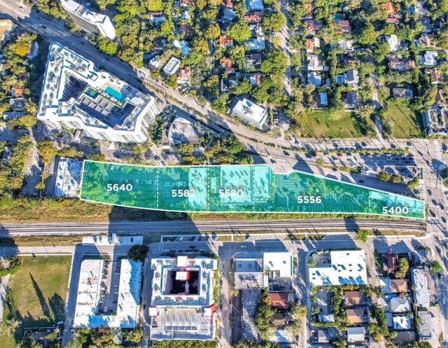 3 of 13 - 5400 Ne 4th Ct, Miami, FL