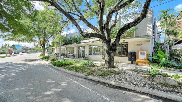4 of 13 - 5400 Ne 4th Ct, Miami, FL